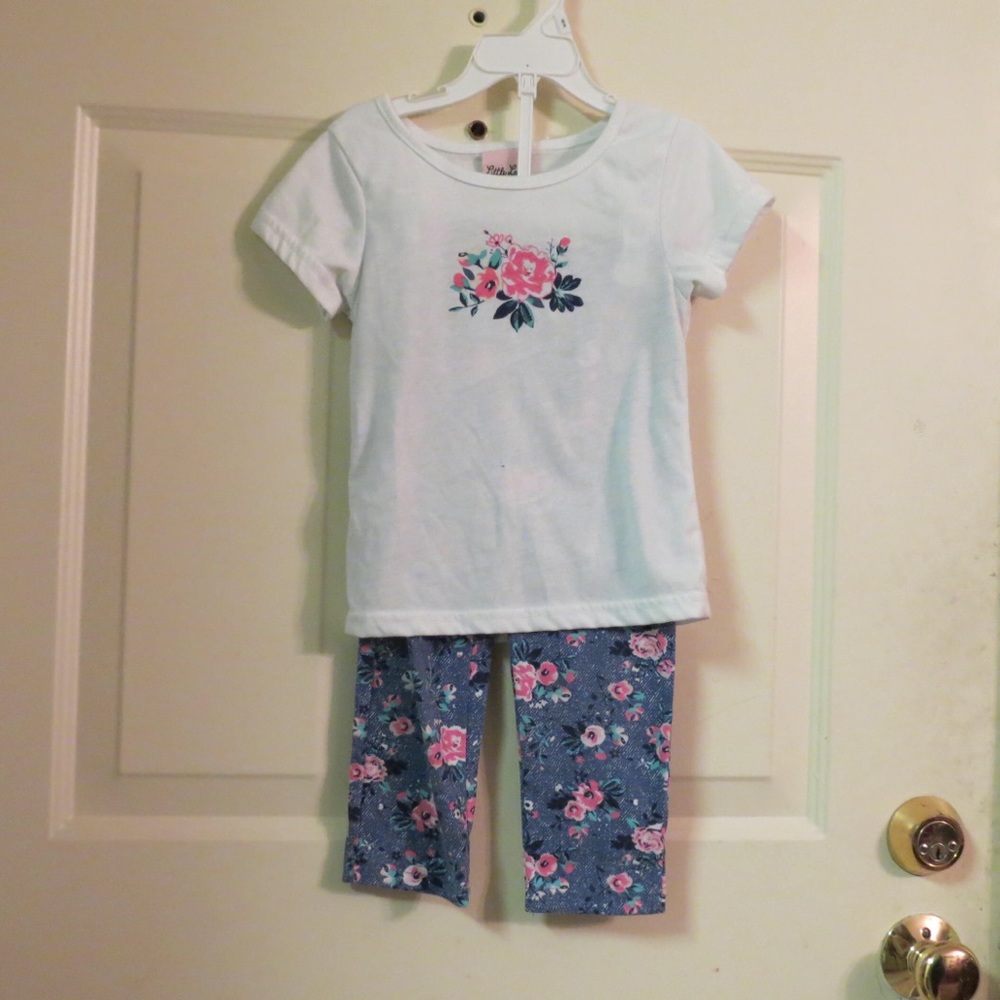 Girl’s tee and pant set